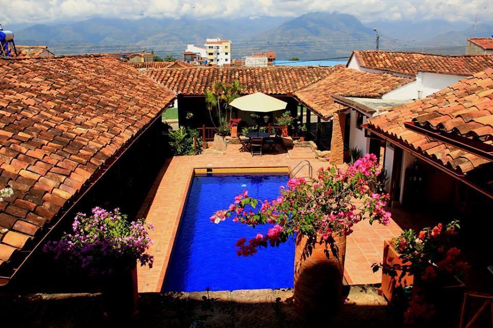La Serrana Hostal Spa Socorro Ngoại thất bức ảnh