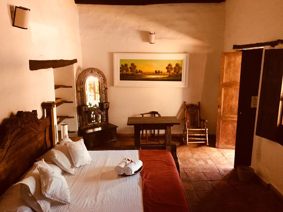 La Serrana Hostal Spa Socorro Ngoại thất bức ảnh